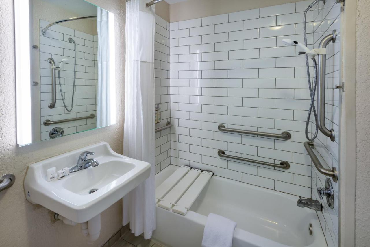 Candlewood Suites Chesapeake-Suffolk By Ihg Экстерьер фото